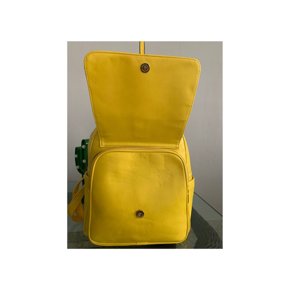 Backpack - Picture 3 of 6